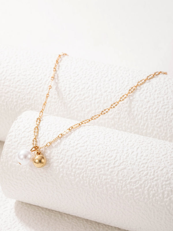 Faux Pearl Pendant Necklace